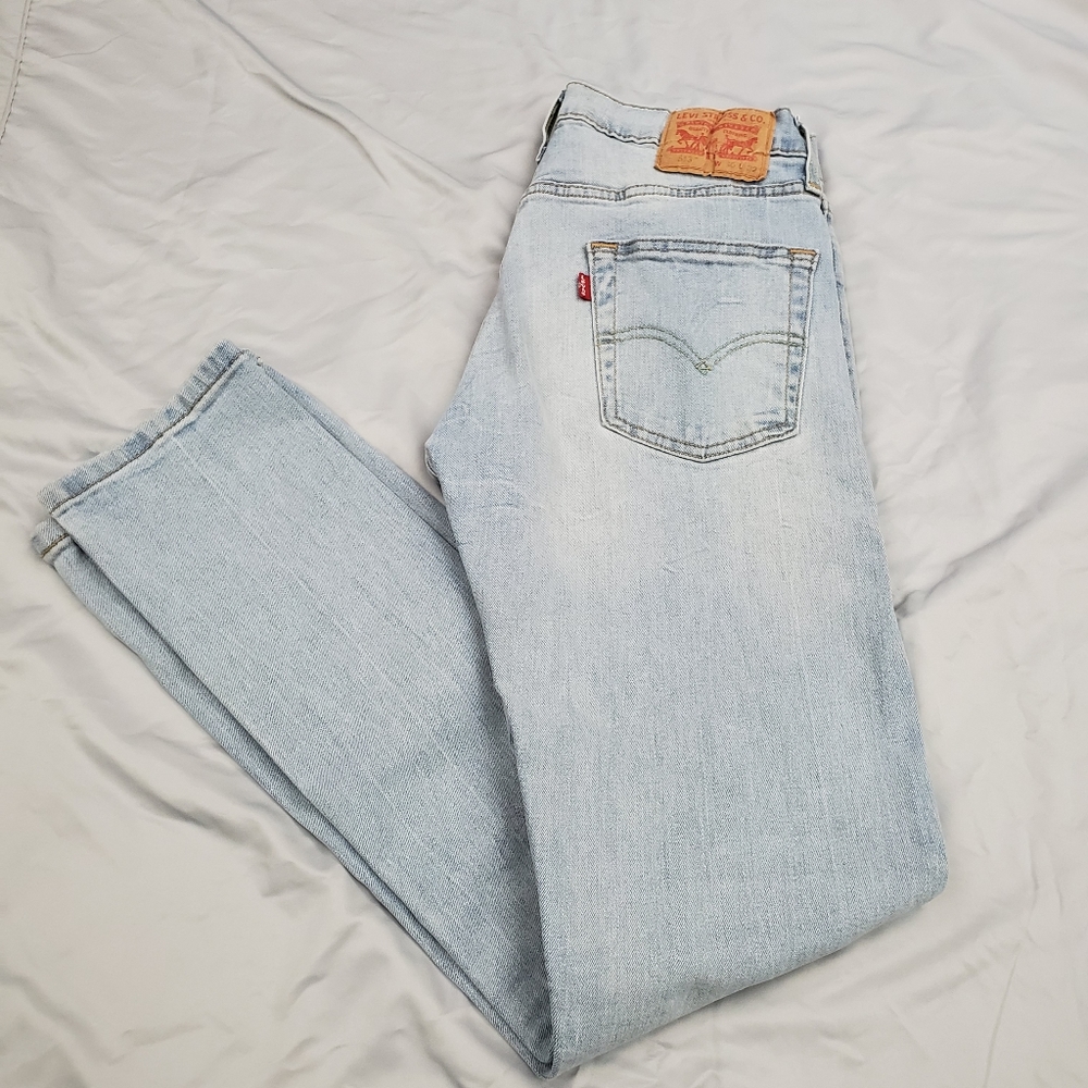Barely worn mens Levis 💞